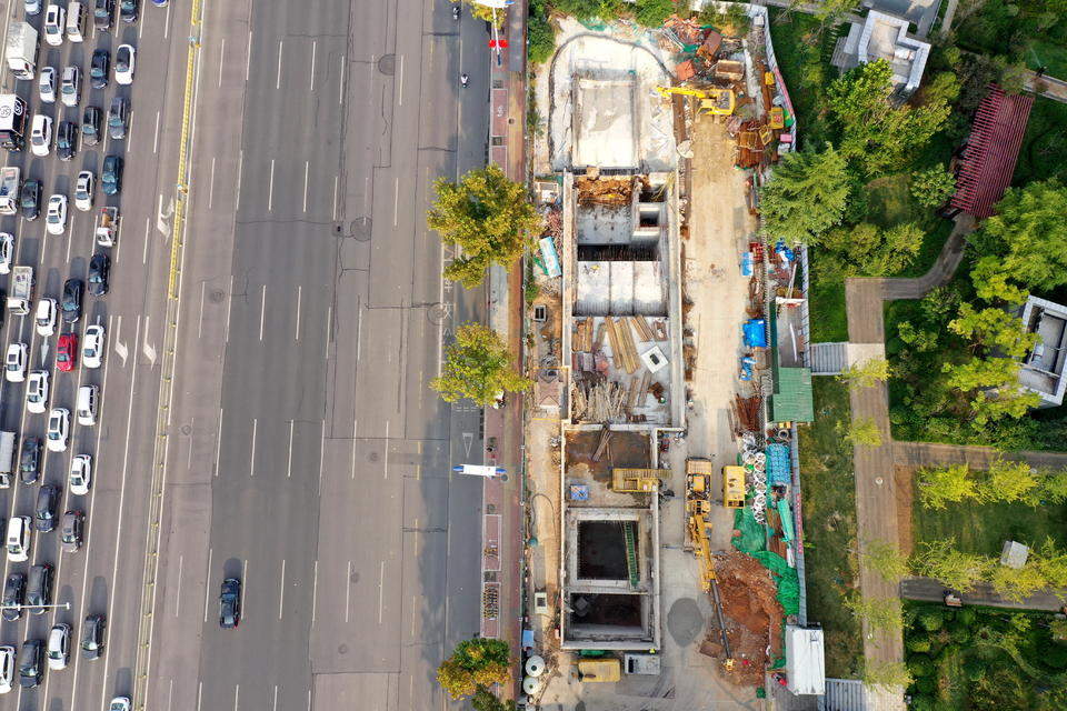 项目强省会｜航拍济南地铁4号线工地：车站大多数封顶，盾构施工进入后期