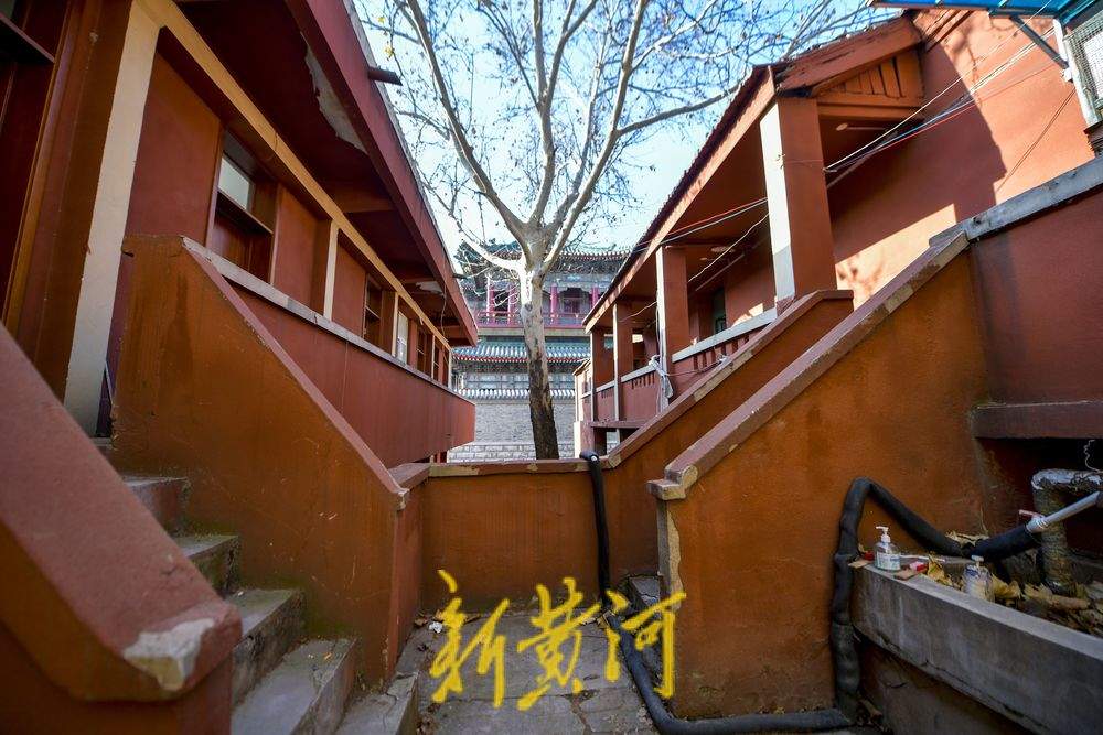 济南上新街百年历史小学搬迁,民国时期红砖楼原址保留