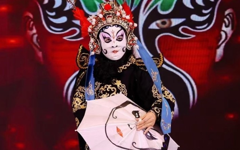 提前大半年预订、演出将达四五百场,高跷“踩”出济南浓浓年味
