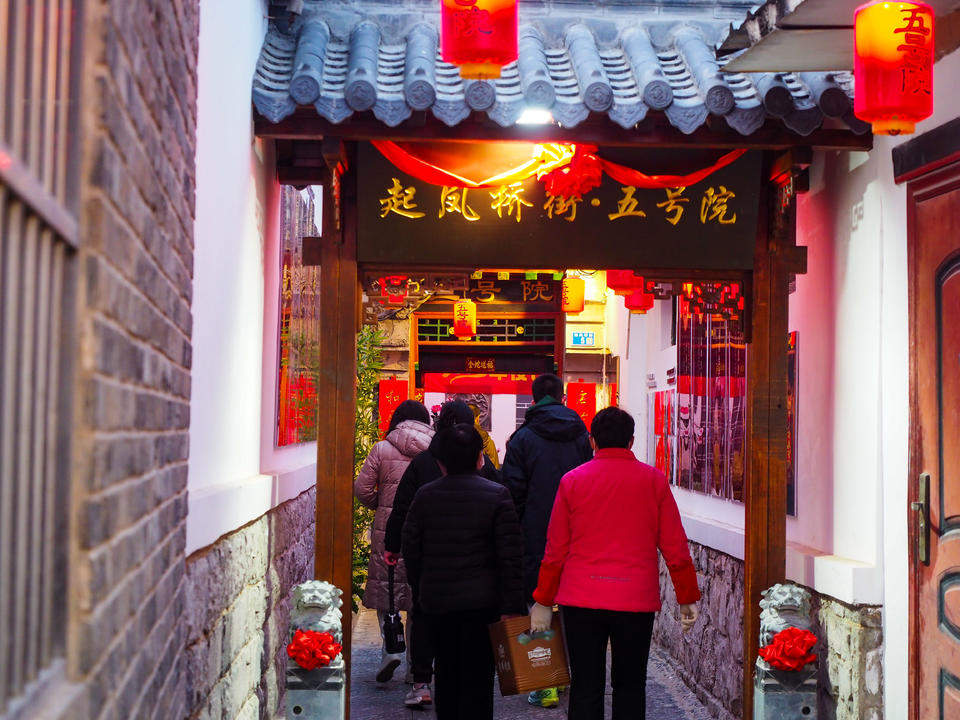 济南泉水街区:昔日藏在深闺,如今成打卡热点