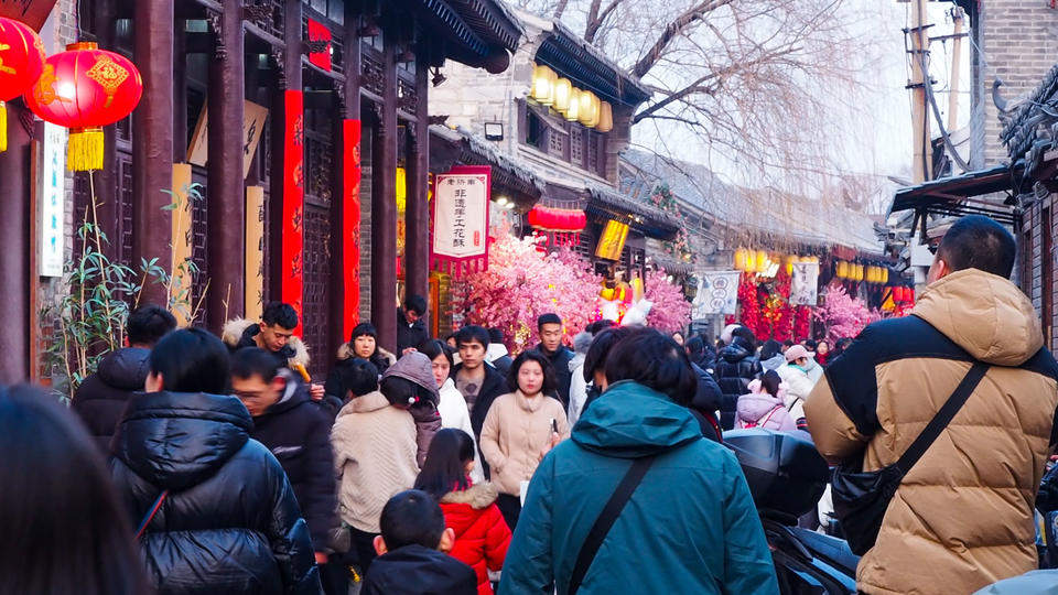 济南泉水街区:昔日藏在深闺,如今成打卡热点