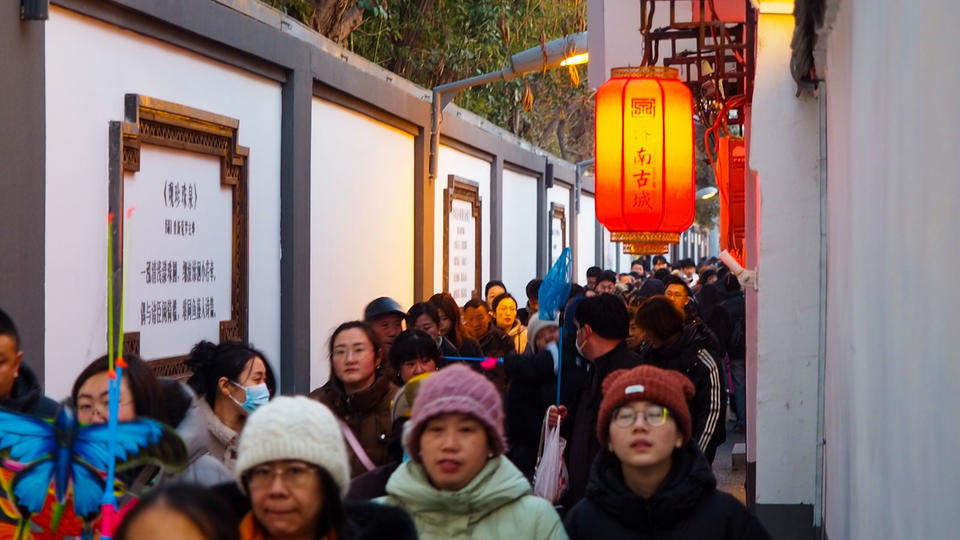 济南泉水街区:昔日藏在深闺,如今成打卡热点